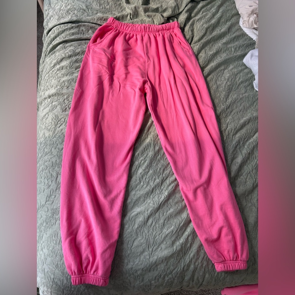 NEVER WORN DAILY DRILLS CHEEKS JOGGERS